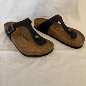 Birkenstock Gizeh NWOT oiled leather sandal, size 38